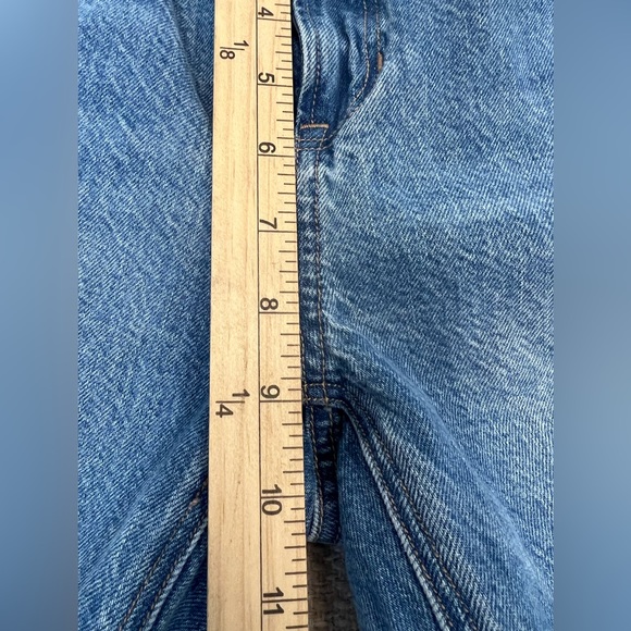 American Eagle Straight Mom High Rise Light Wash Blue Jeans Distressed Pockets 2 - Picture 8 of 16